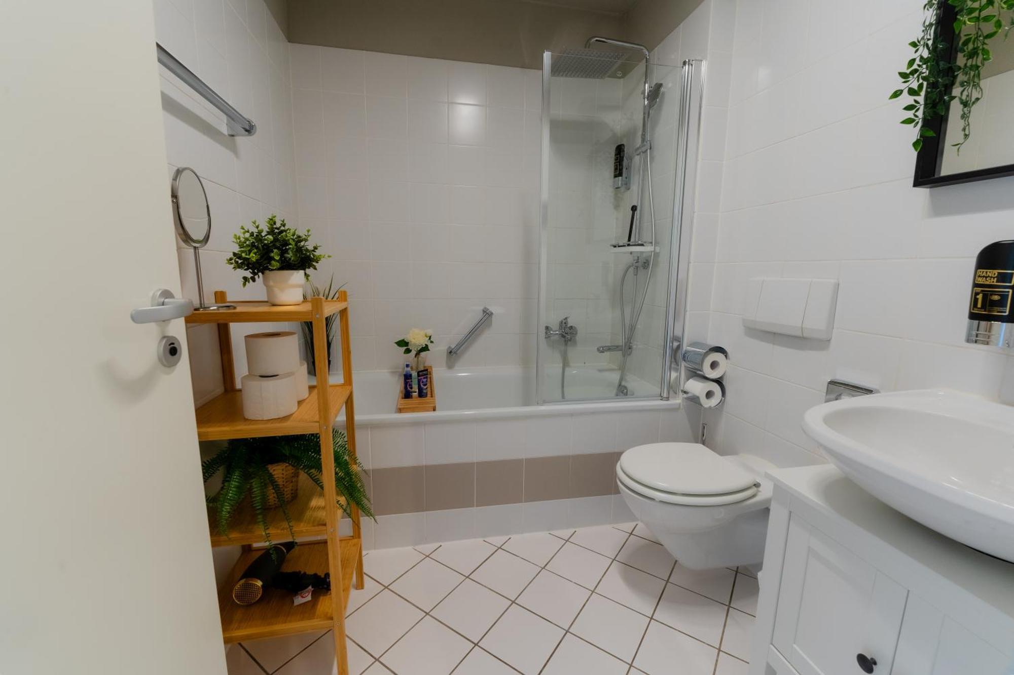 Deluxe Apartment I Klimaanlage I Tiefgarage I Balkon I Wlan 马格德堡 外观 照片